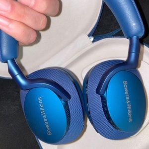 Bowers & Wilkins Px7 S2 Bluetooth Headphones
